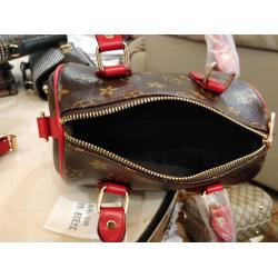 DESIGNER BAG WITH BELT Pre29A